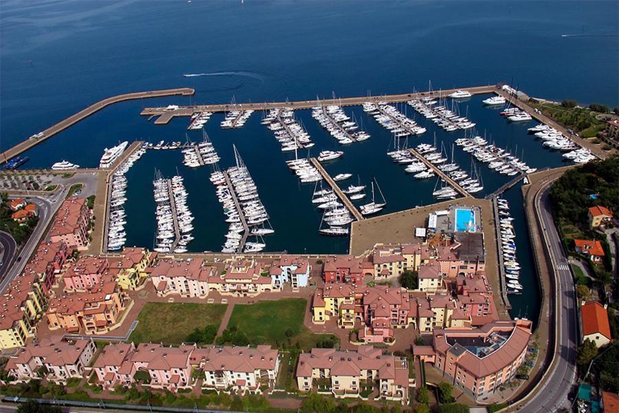 Apartment Giulia Múggia Εξωτερικό φωτογραφία