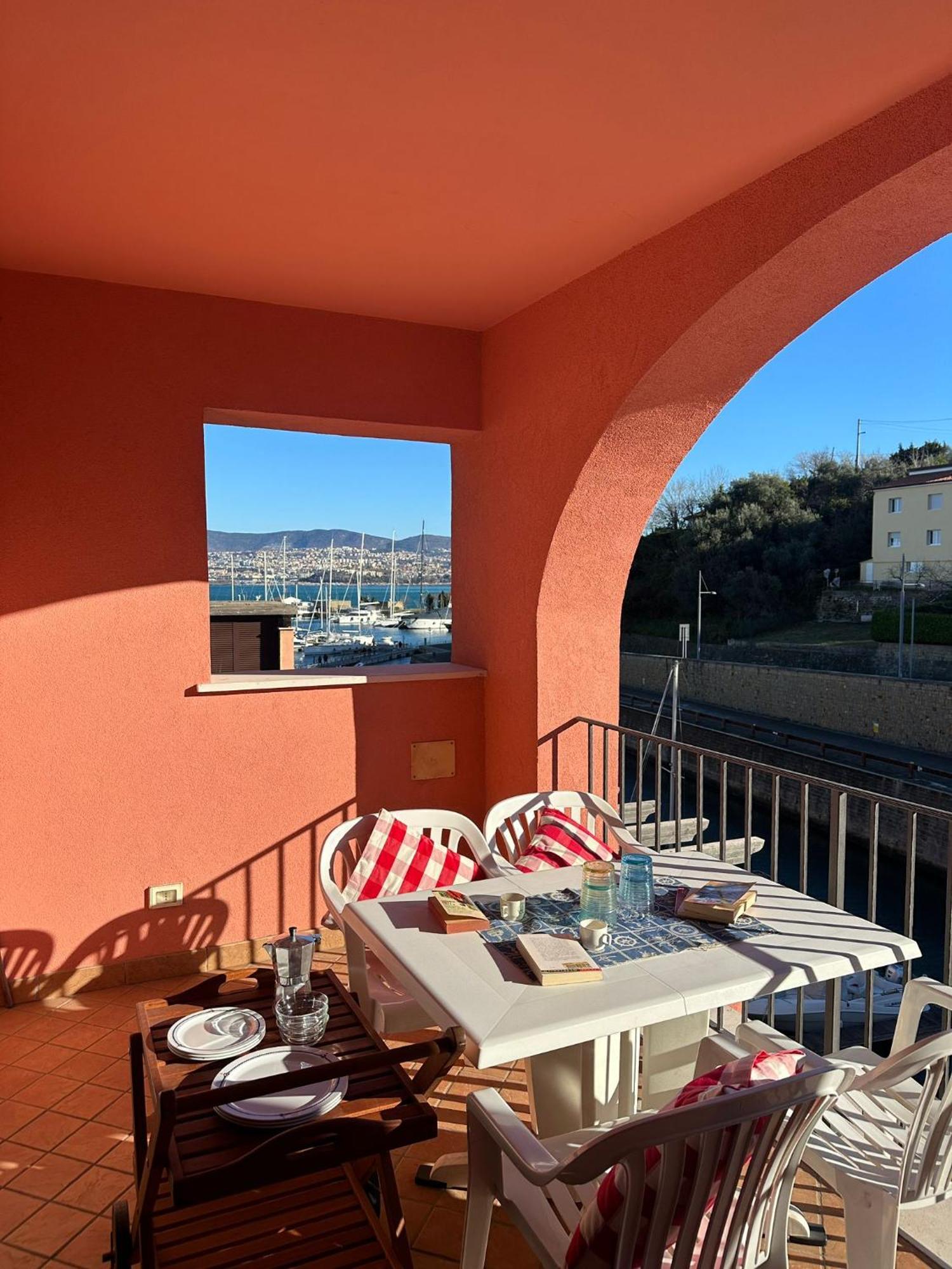 Apartment Giulia Múggia Εξωτερικό φωτογραφία