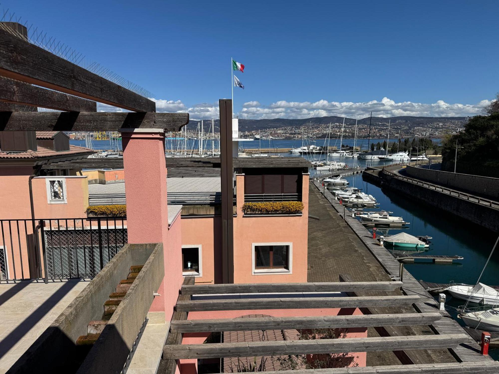 Apartment Giulia Múggia Εξωτερικό φωτογραφία